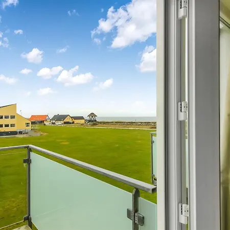 Leilighet Salka - 150m From The Sea By Interhome *